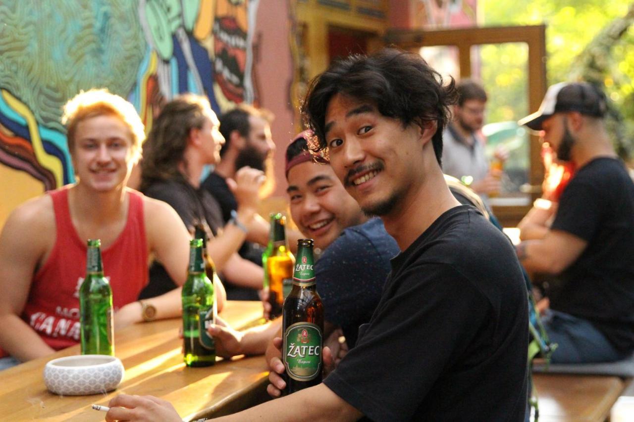 Hostel Elf Прага Экстерьер фото